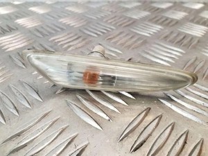 BMW 3 Touring E46 Kotflügelblinker vorne links 3.00 Diesel 150kw 2004 25131521