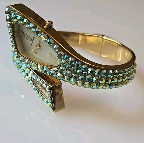 LZ New York Ladies Bracelet Watch W Iridescent Crystals Unique Shape - Picture 4 of 12