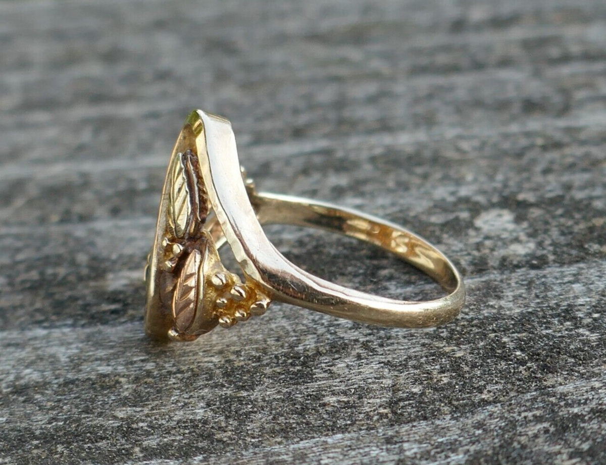 10Kゴールド ビンテージカラーチップ Vintage 10k Black Hills Gold Grape & Leaf Designed Ring