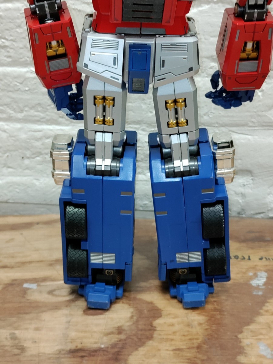 トランスフォーマー ULTIL UM-01 OPTIMUS PRIME UM-01 Optimus Prime 17-inch Figure | Transformers Ultimetal