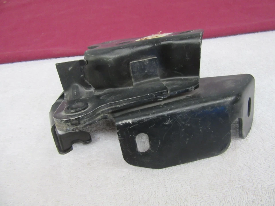 NOS 1959 Ford Galaxie Fairlane Custom 300 Front RH Hood Hinge B9A-16796-A dp - Image 4 of 4
