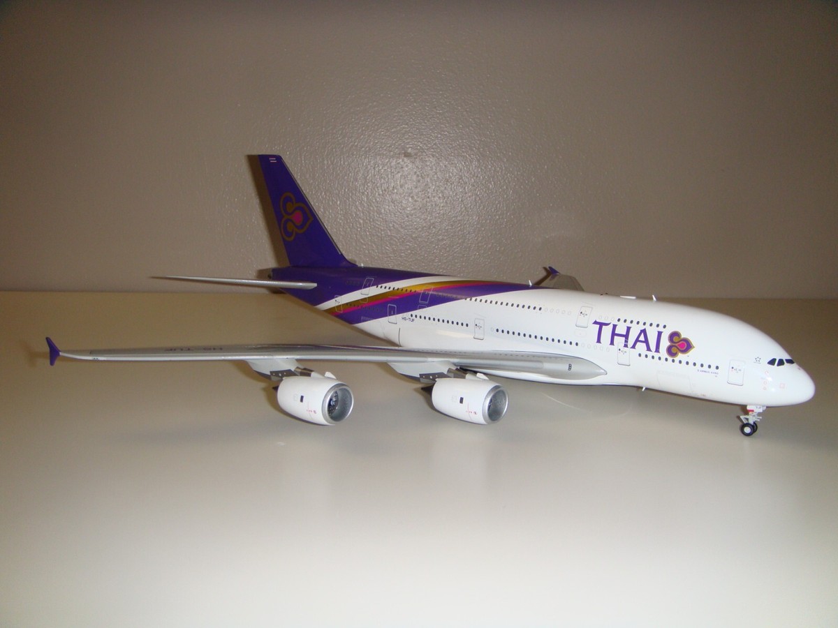 A380-800 タイ国際航空 HS-TUF 1/200 ダイキャスト A380-800 タイ国際航空 HS-TUF 1/200 ダイキャスト