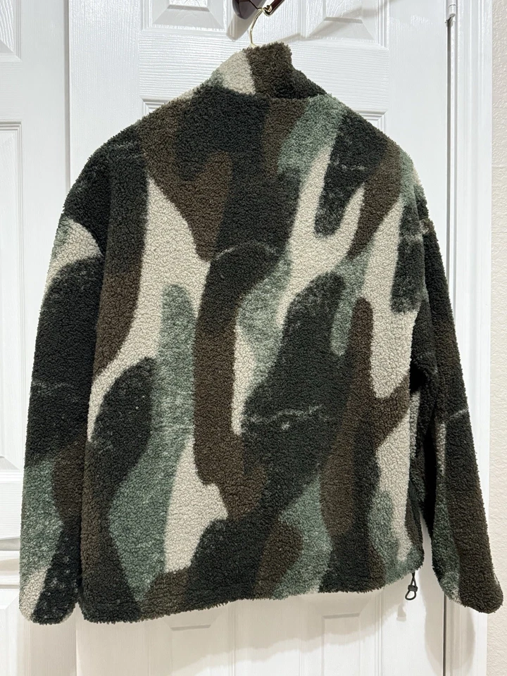 Armani Exchange Reversible Sherpa Camo Full-Zip Blouson Jacket (Size M). - Image 2 of 4