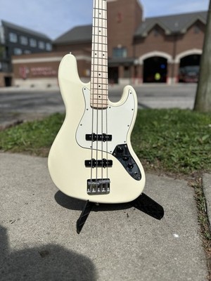 Squier Affinity Jazz Bass