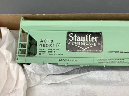 Kit HO Athearn 1922 ACF tolva de flujo central Stauffer Chemicals #46031 HO8216 | Zustand: Used