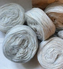 Honer Och Eir - Nutiden Yarn Unspun - KÄRL 300g+  heathered pale blue & gold