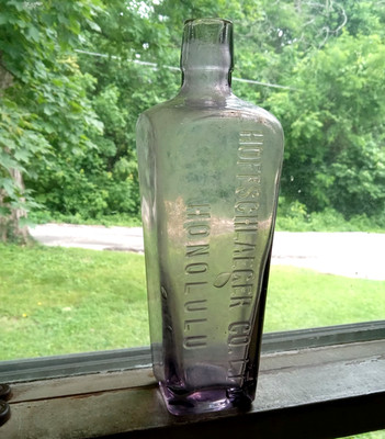 HOFFSCHLAEGER CO LTD HONOLULU RARE 1890s AMETHYST CASE GIN BOTTLE