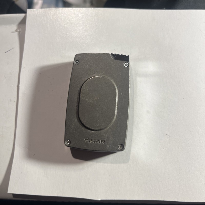 Xikar Ultra Mag Single Jet Cigar Lighter, Magnetic Metal Body, Gunmetal