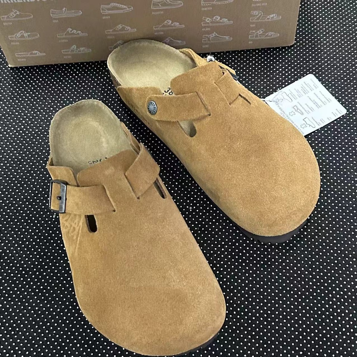 Birkenstock Stussy x Boston Caramel Soft Footbed Unisex Birkenstock Stussy x Boston Caramel Soft Footbed Unisex
