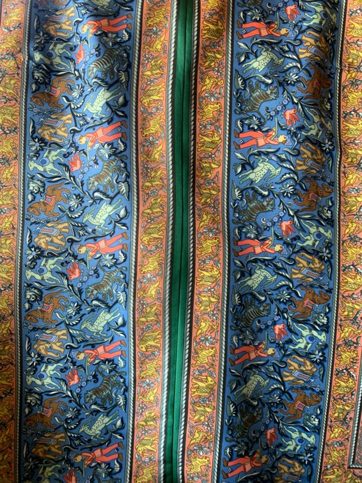 Mameluco Hermes de París a medida - Talla M - Creado con 2 bufandas Hermes azules y doradas Foto 2 de 4