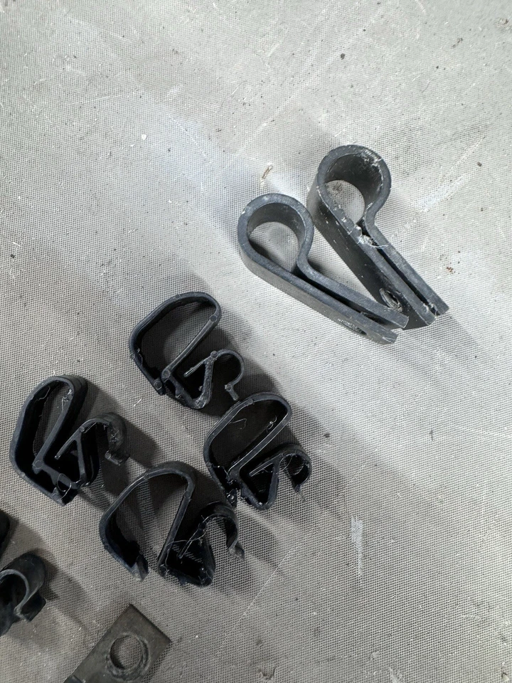 Arnés de cableado Ford Galaxie 1961-1968 compartimento del motor clips de capucha merodeador Foto 4 de 4