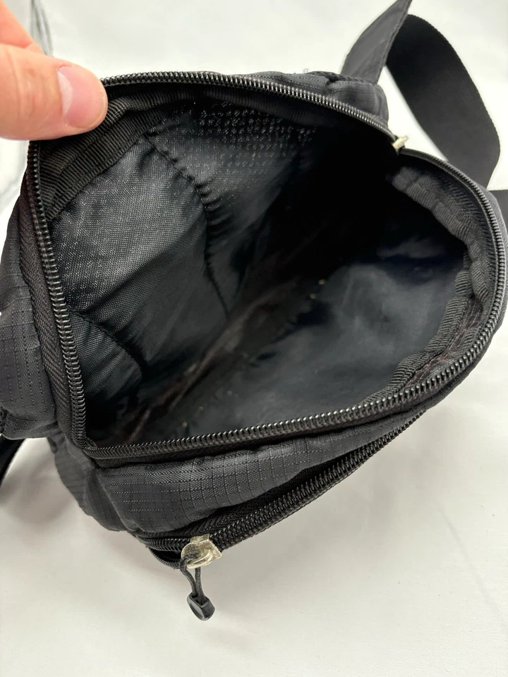 Chums Unisex Riñonera Negro Cinturón Bolso Cintura Ajustable Monedas Dinero Foto 3 de 4