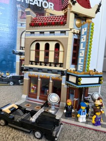 Lego Creator Expert 10232 Palace Cinema - complete with manuals & new stickers