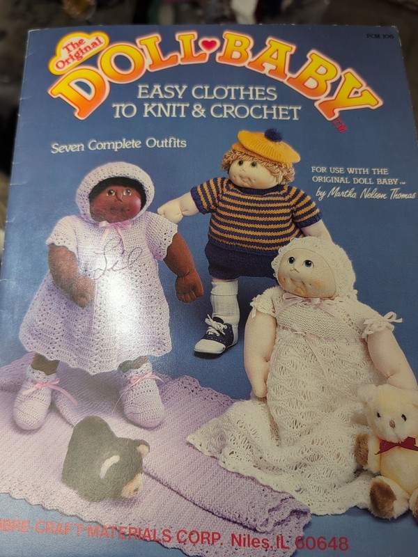 VINTAGE ORIGINAL DOLL BABY EASY CLOTHES TO KNIT & CROCHET Pattern Book 7 outfits