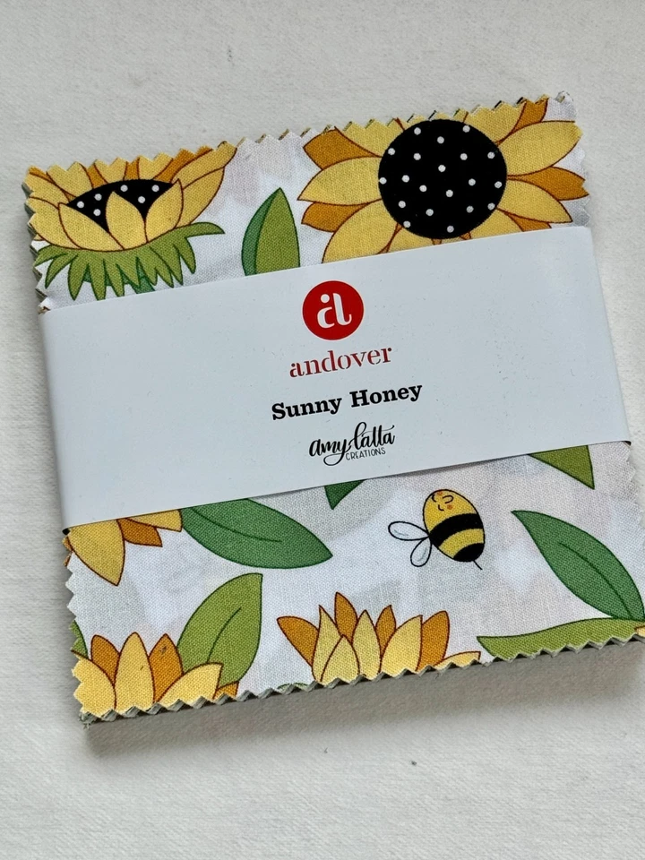 Patchworkstoff Charm Pack „Sunny Honey“ – 42 Baumwollstoffe 12,5x12,5 cm Bienen - Bild 1 von 4
