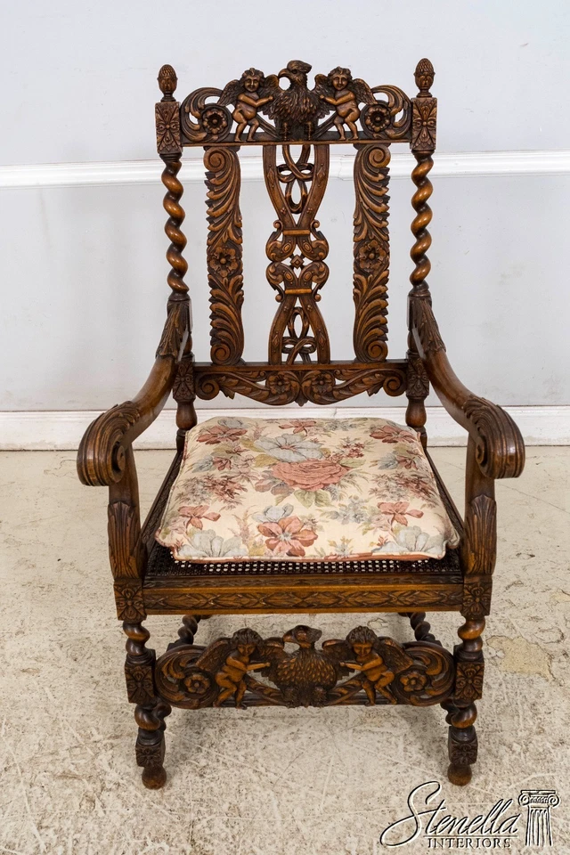 70024: Sillón francés continental ornamentado tallado en nogal Foto 2 de 4