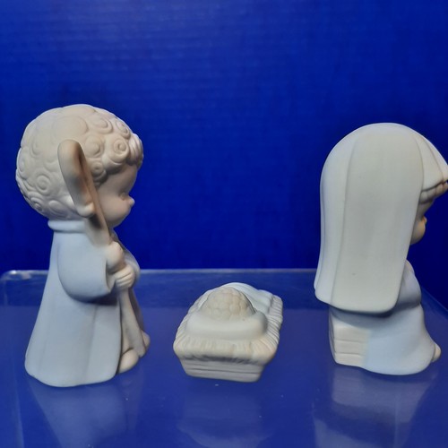 Colonial Candle Nativity 3 pc Mary Joseph Baby Jesus Ceramic Blue White Vintage - Picture 7 of 8