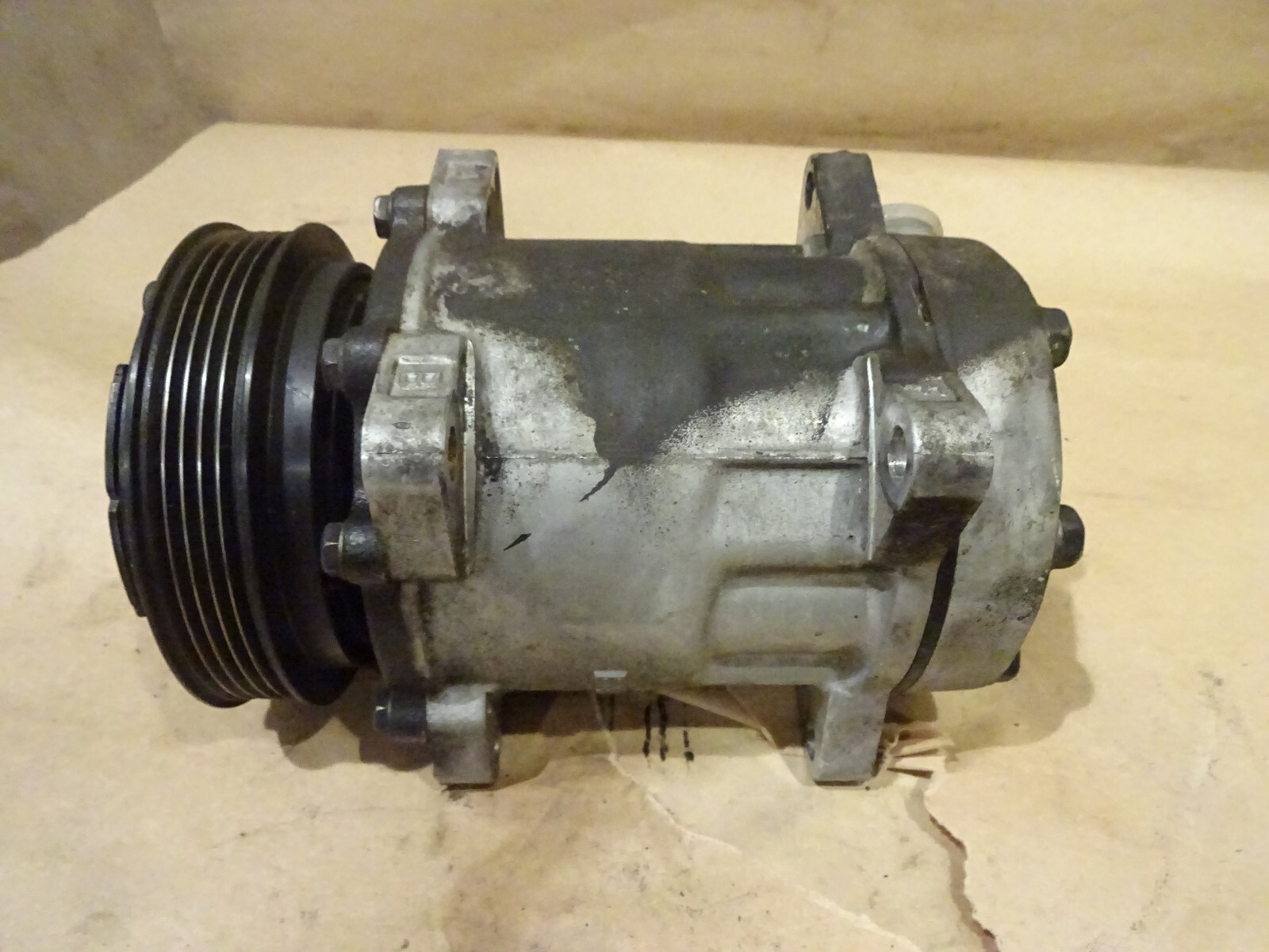 Ferrari 348 355 Mondial T  AC Compressor Sanden P/N 157355