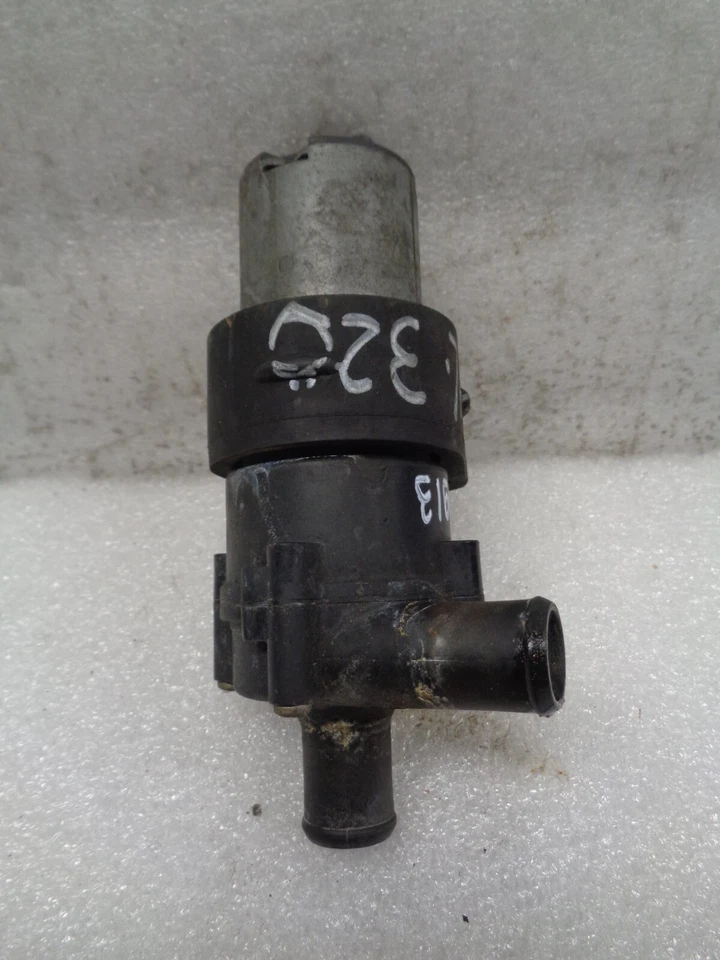 1998-2003 Mercedes ML320 W163 двигатель вспомогательный водяной насос OEM AK220913 - Изображение 3 из 4