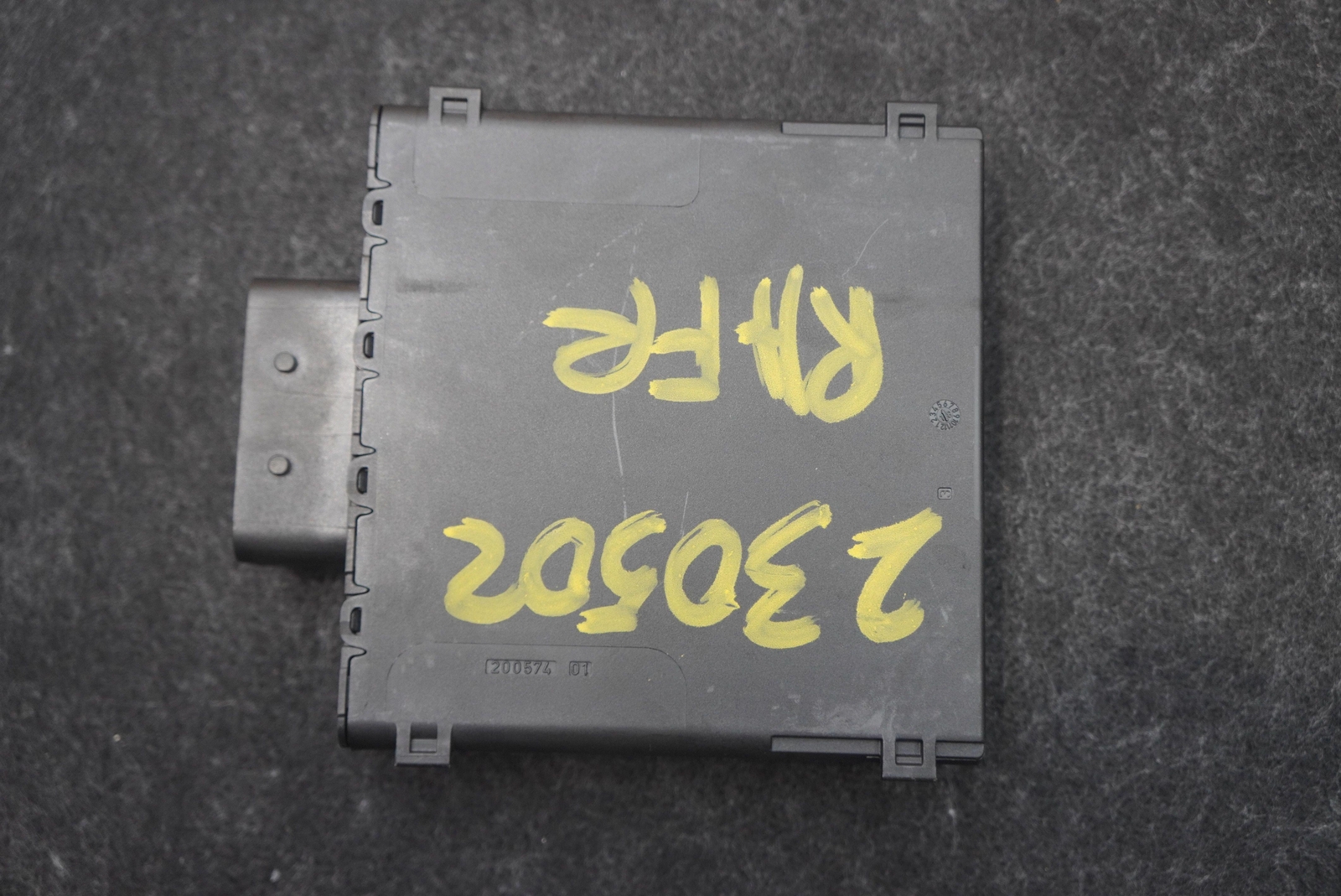 Heated Windshield Windscreen Control Module ECU 4N0907133A Lamborghini Urus 2019