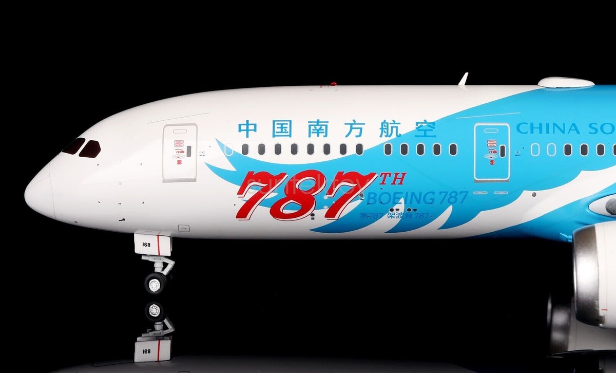 SQ Wings 1/200 China Southern Boeing B787-9 Diecast Aircraft