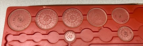 Spirograph Replacement Parts Wheels Gears 1970’s Instruction Booklet Box W - Picture 6 of 9