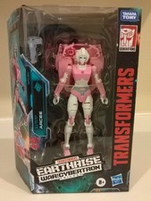 HASBRO Transformers War For Cybertron EARTHRISE Arcee NIB