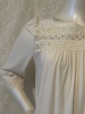 Vintage Long Cream Nightgown Beautiful Flower Appliqu