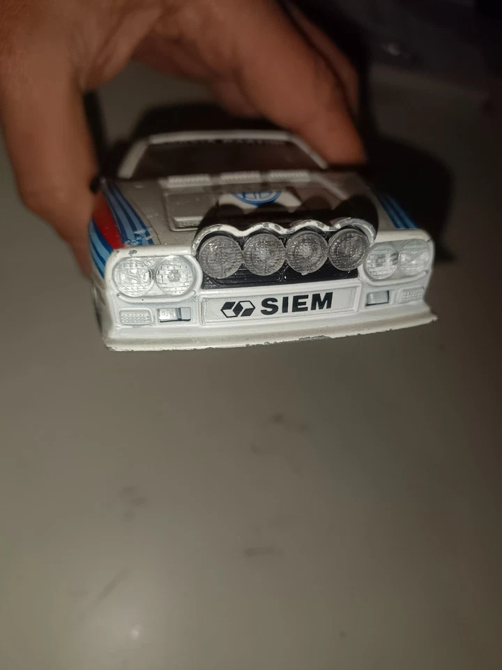 LANCIA RALLY 037 POLISTIL MARTINI RACING SCALA 1:25 - Immagine 2 di 4