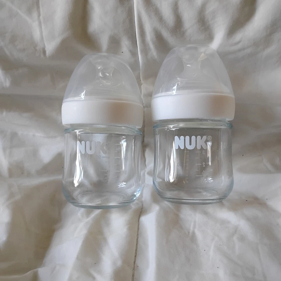 Mamadeiras de vidro com mamilos de silicone NUK - Imagem 2 de 3