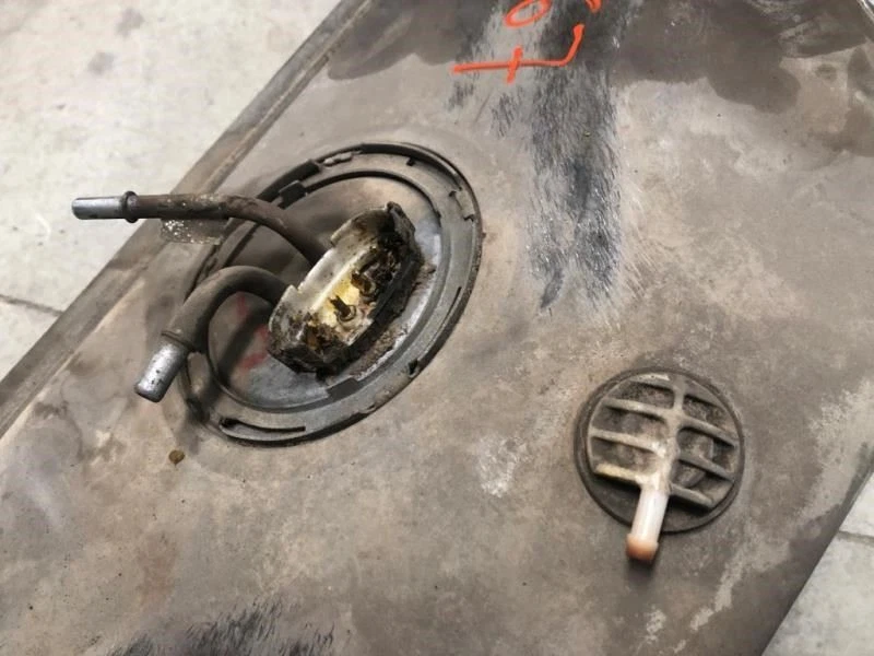 Conjunto de tanque de combustible Ford F250 87-89 7,5 L usado 19 galones platón largo tipo 8 pies Foto 4 de 4