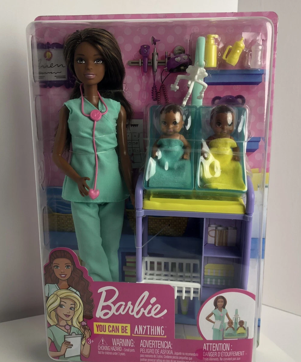 Ensemble de jeu pour bébé Barbie avec poupée brune, 2 poupées pour  nourrissons, Table d'examen et accessoires, cadeau pour filles, GKH24 -  AliExpress