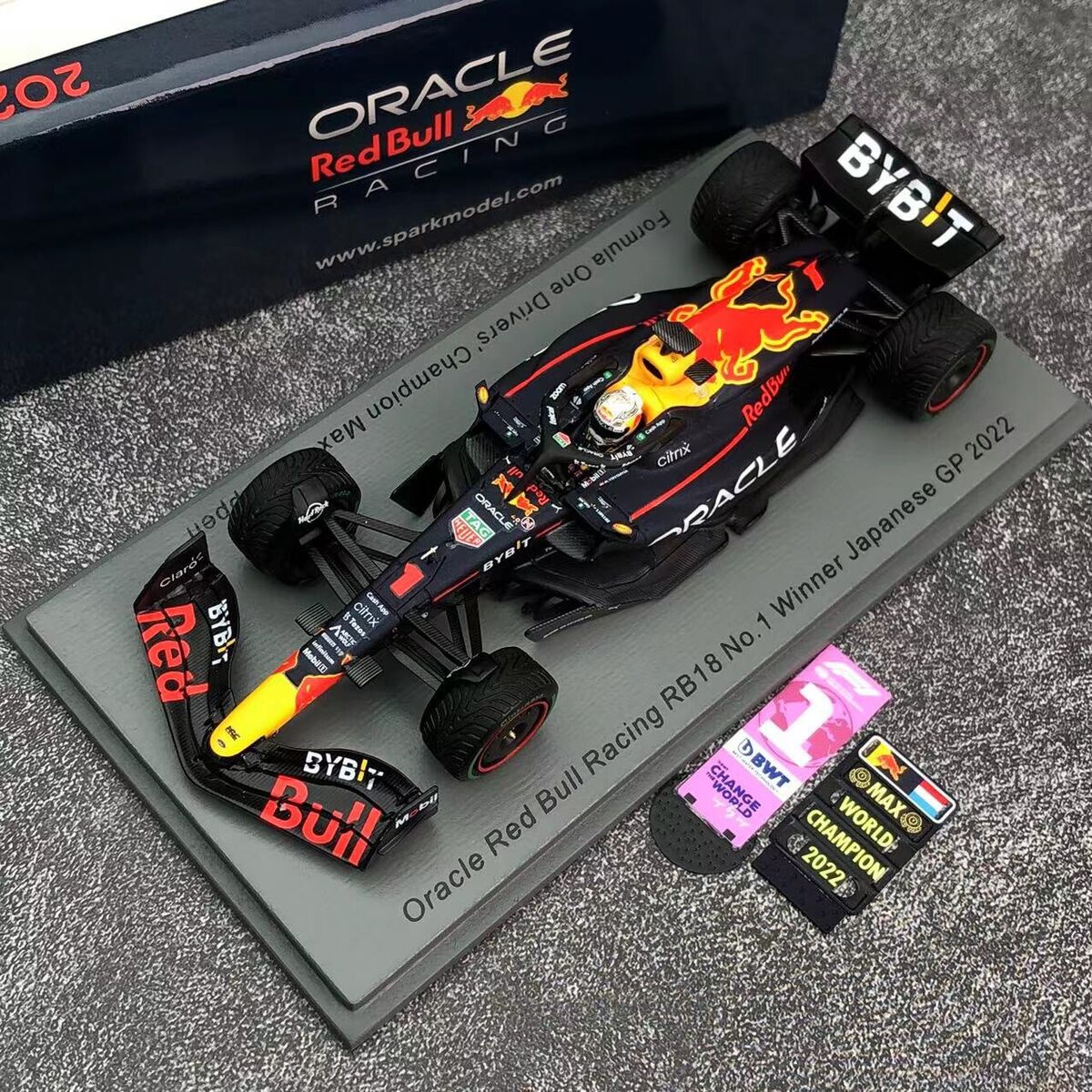 Spark 1/43 Oracle Red Bull RB18 Winner GP Japanese 2022 #1 Spark 1/43 Oracle Red Bull RB18 Winner GP Japanese 2022 #1