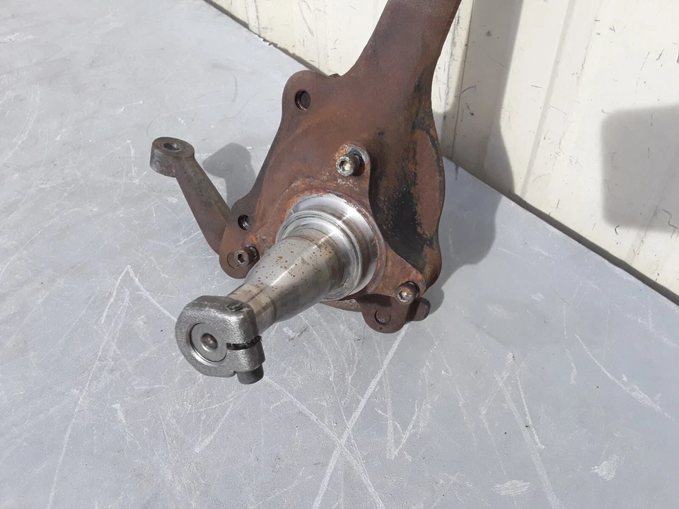 1981 Mercedes Benz W123 240D Front Right Passenger Side Spindle Knuckle OEM - Image 2 of 4