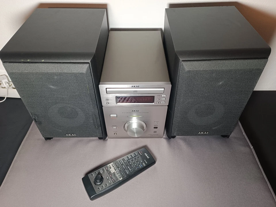 AKAI AA-503R / 500 Series Micro Hifi Anlage CD-Player CD-500 AM/FM Top - Image 3 of 4