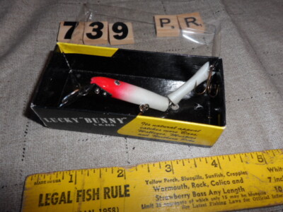 U0738 PR LUCKY BUNNY FISHING LURE WITH BOX CHICAGO ILLINOIS