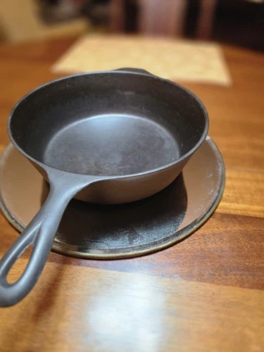 Beautifully Restored Vintage #8 Single Notch Lodge Cast Iron Chicken Fryer