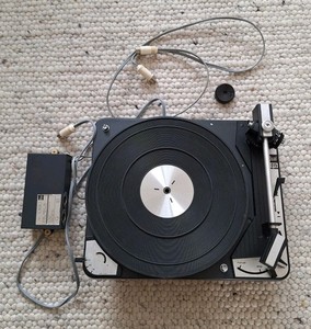 Dual 1015 Plattenspieler mit TVV46 als Ersatzteilspender