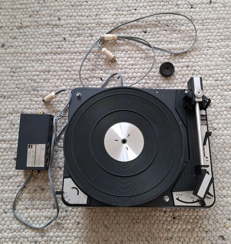 Dual 1015 Plattenspieler mit TVV46 als Ersatzteilspender