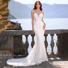Elegant V-Neck Strap Mermaid Wedding Dresses Lace Applique Backless Bridal Gowns