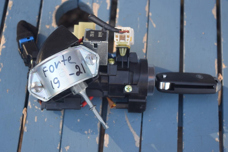 OEM 2019 2020 2021 KIA FORTE IGNITION SWITCH LOCK W/KEY CYLINDER - Image 2 of 4