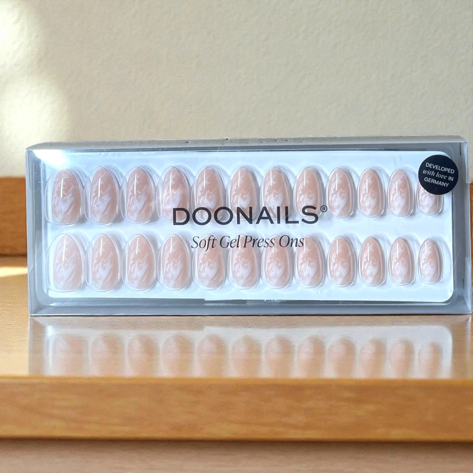 DOONAILS Soft Gel Press On Nails 30er Set – Short Almond, Nude Marble