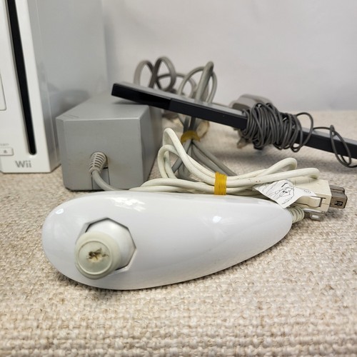 Nintendo Wii Console Bundle Setup With Accessories White Job Lot UK Free P&P - Afbeelding 7 van 24