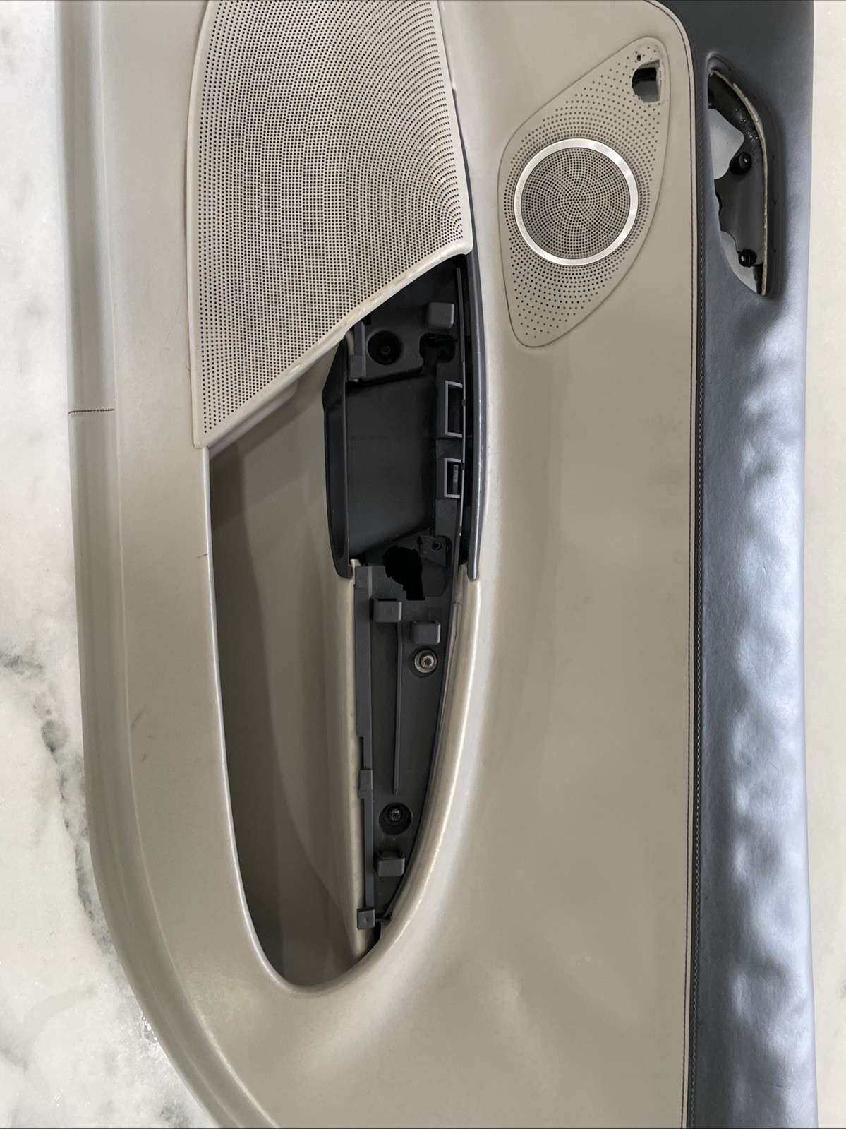 2009- 14 AUDI R8  INTERIOR PASSENGER RIGHT DOOR PANEL OEM BEIGE AND BLACK