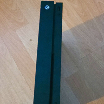Microsoft Xbox One X geht an aber kein Bild