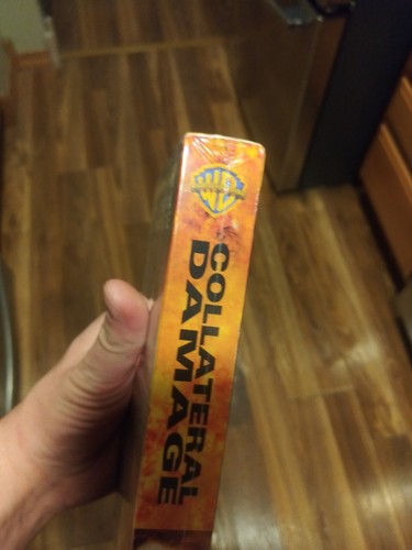 Collateral Damage VHS Schwarzenegger New Factory Sealed Never Played - Picture 6 of 6