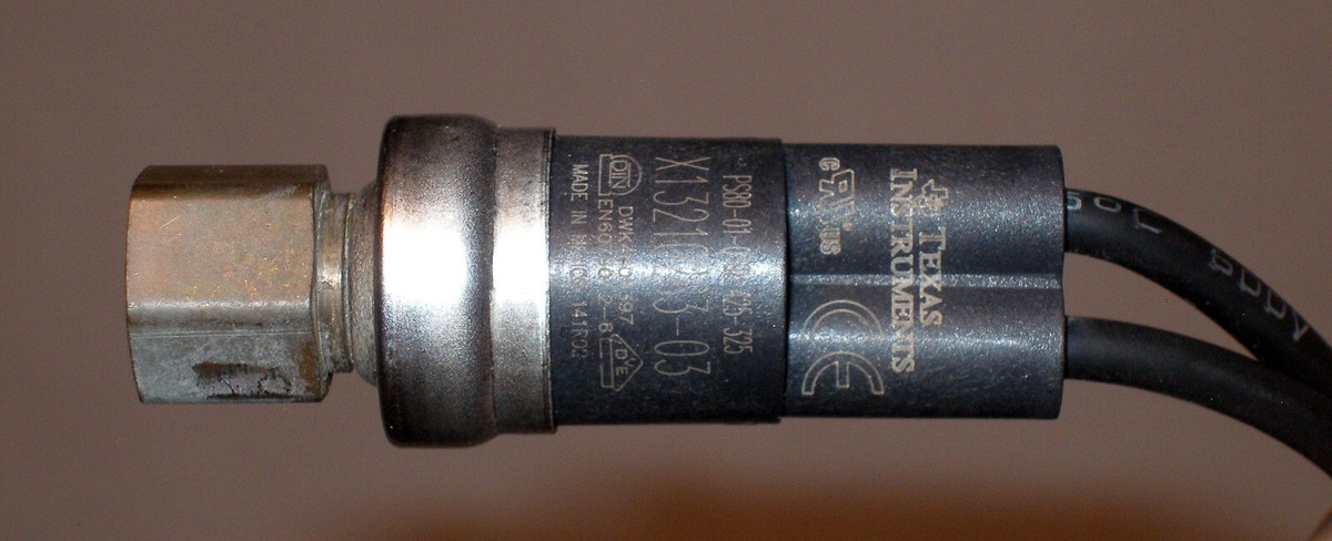 Carrier Trane Texas Instruments X13210263-03 Furnace Pressure インテリアパネル NV350キャラバン E26 標準ボディ 前期/後期対応