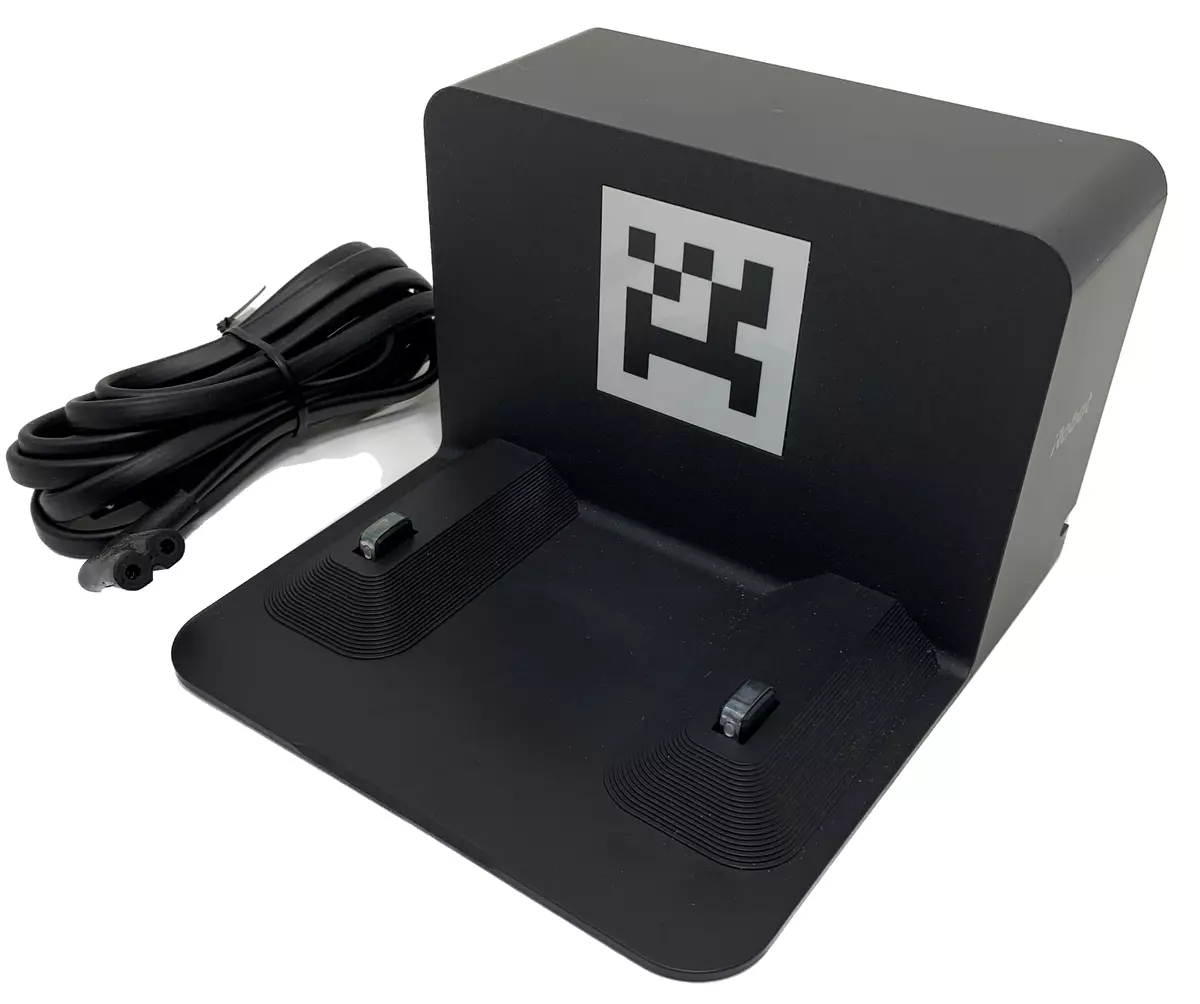 Basstop switch store dock