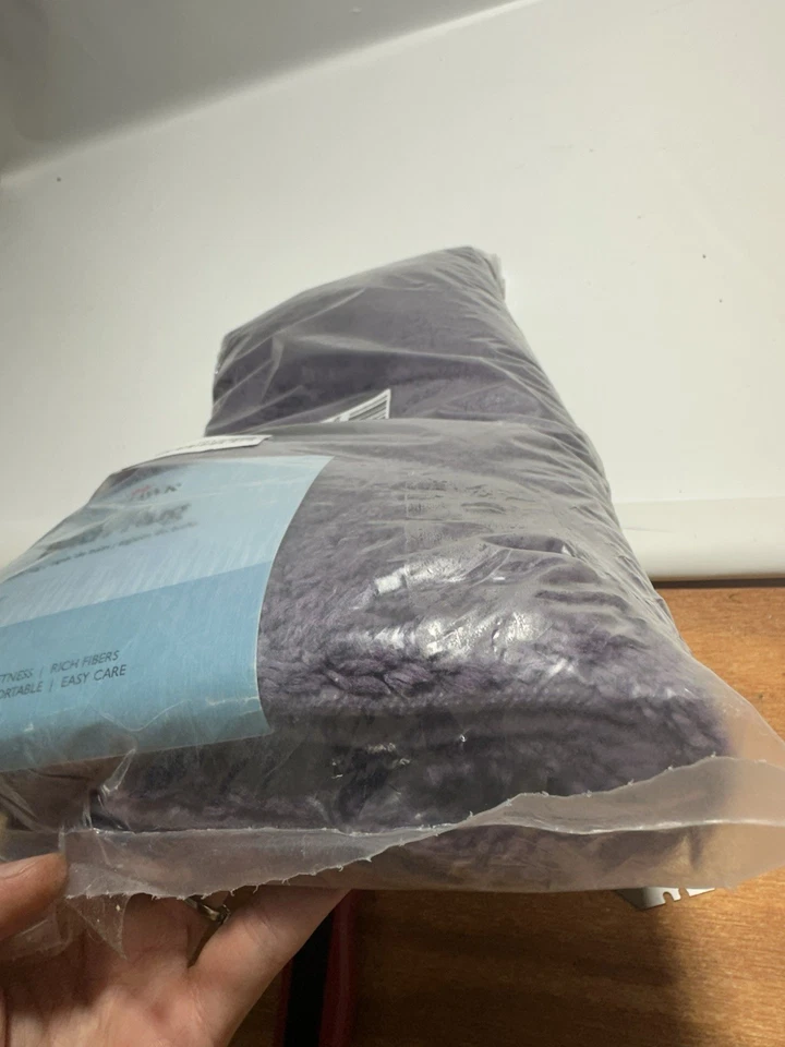 Alfombra de baño lavable Mohawk Home Goliath 20x34 ciruela púrpura alfombra de baño Foto 2 de 4