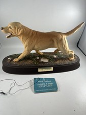Royal Doulton Labrador su zoccolo di legno 